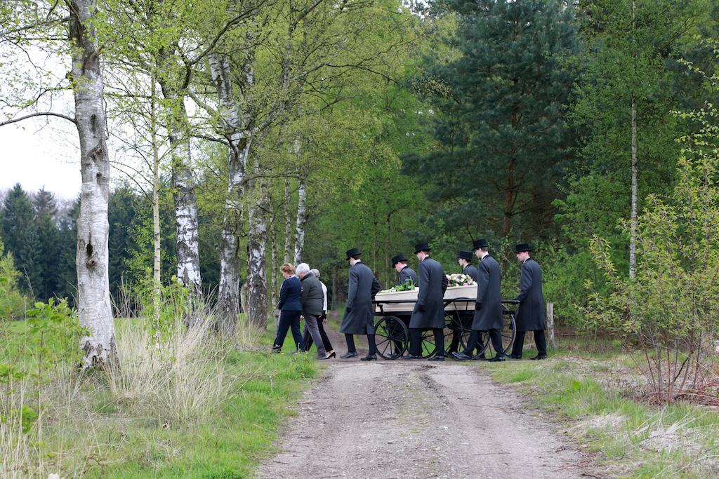 Uitvaartverzorger-Ermelo-Mireille-Schram